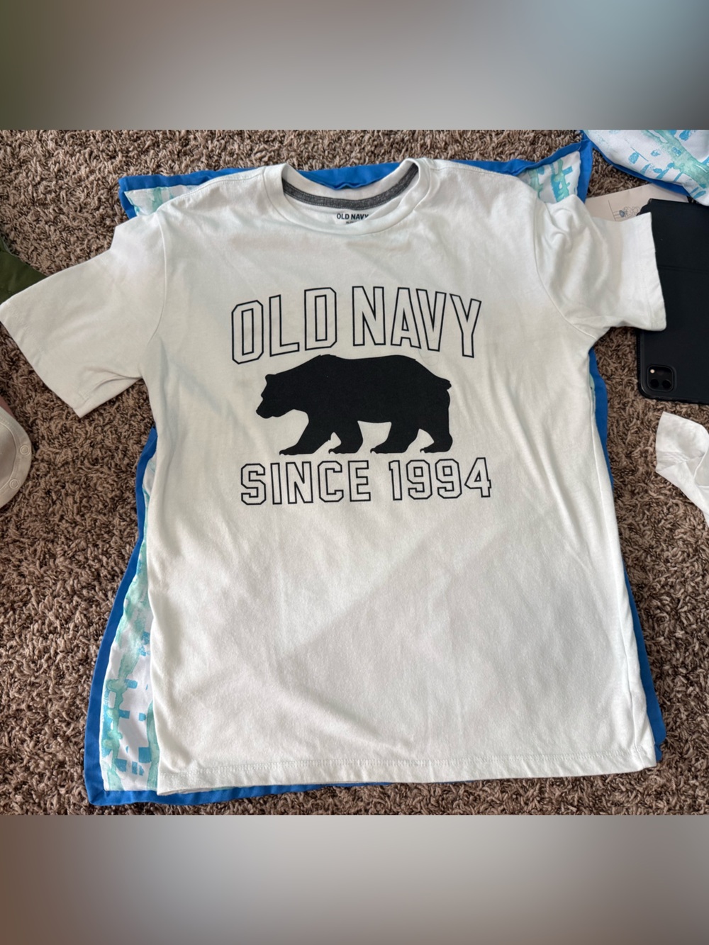 Old Navy White Tee with Black Bear Graphic - Men's Short Sleeve
